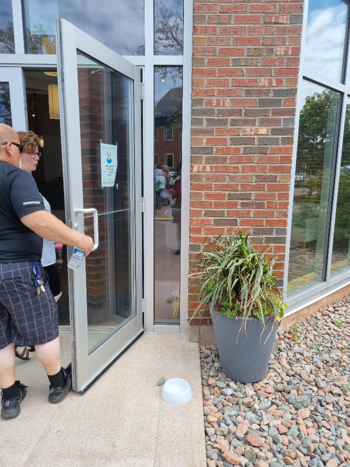 푸드코트 물그릇.png