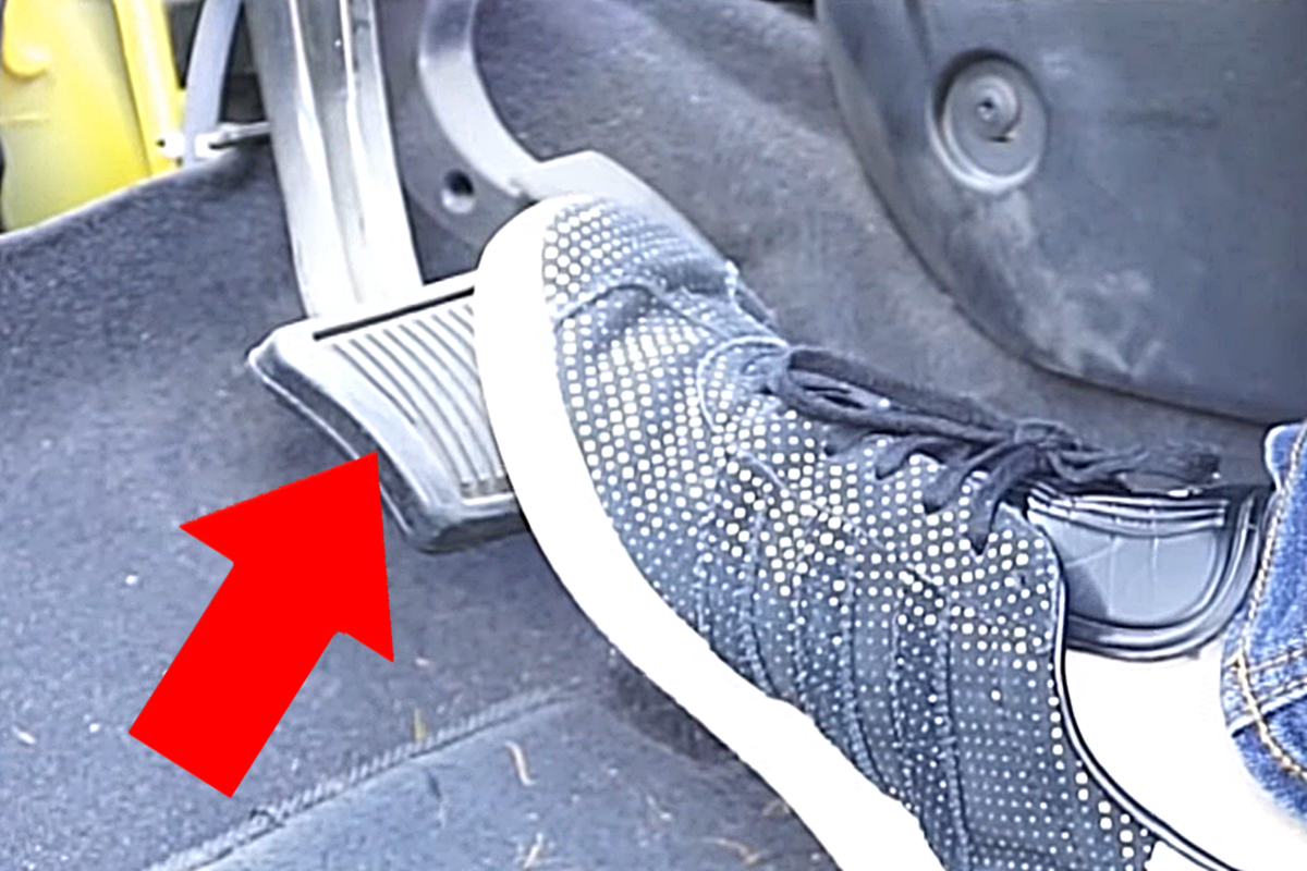 0_브레이크 패드 점검 방법_YouTube '미남의 운전교실'.png