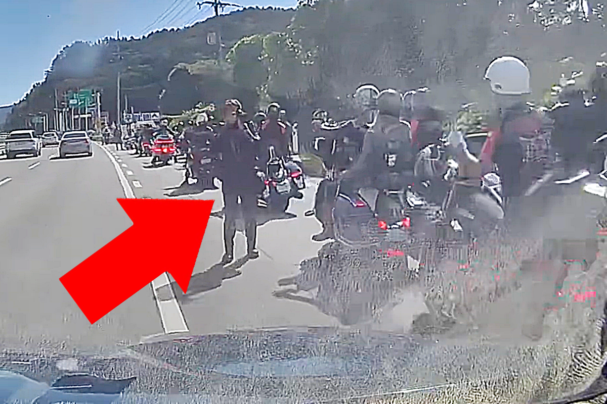 0_오토바이 동호회 진출로 점령.png