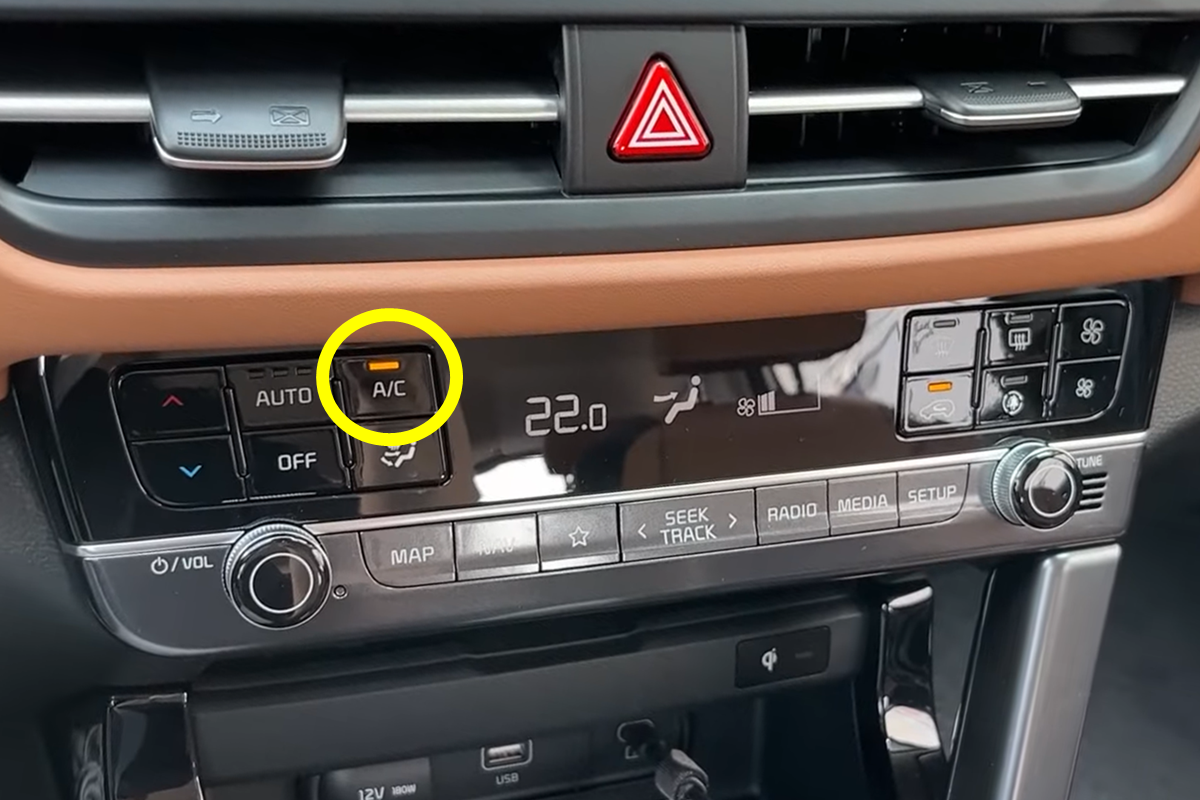 6_셀토스 공조 제어 패널.png