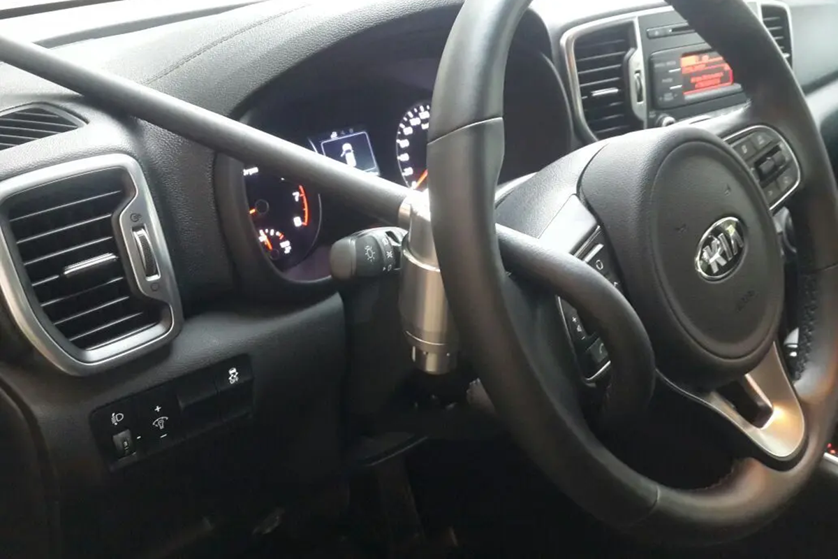 webpsteering-wheel-lock-kia-sportage-iv-2016-anti-theft-python.png