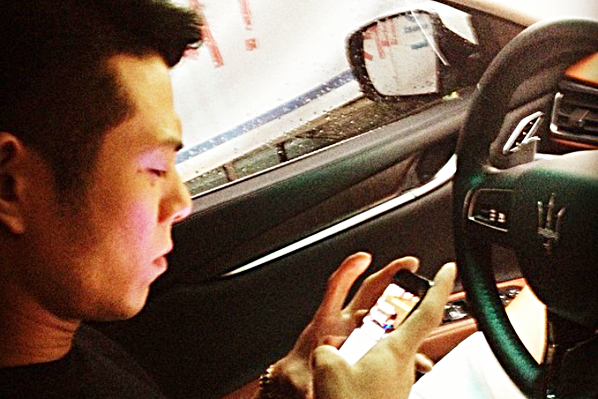 기블리를 모는 빈지노 사진 출처 = 인스타그램 'Shimmytwice'.png