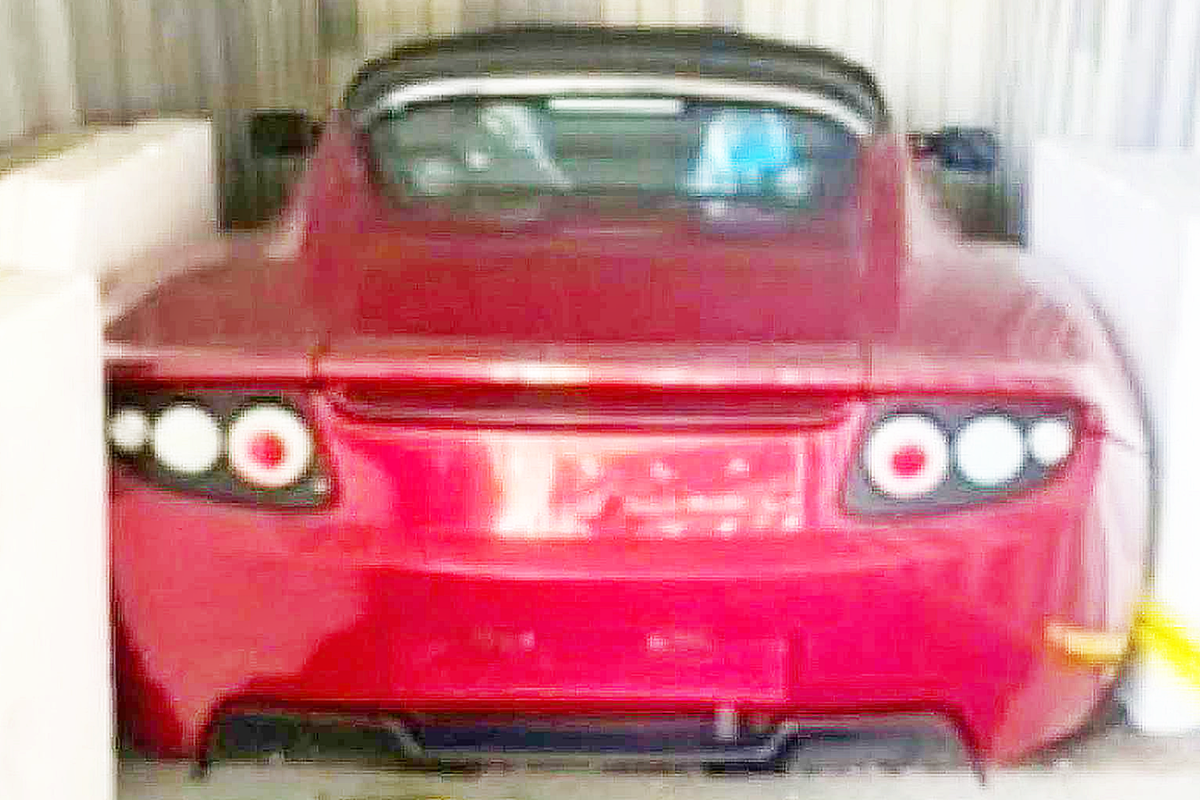 0_테슬라 로드스터_'Gruber Motors'.png