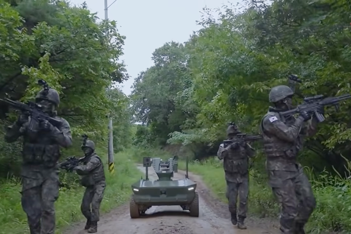 보병과 연계한 무인차량 활용.png