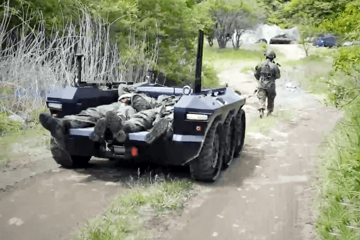 부상병 수송이 가능한 셰르파.png