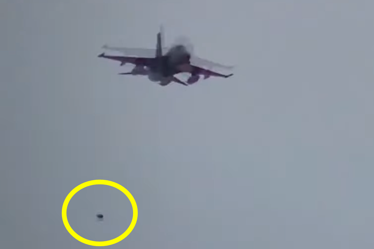 당시 폭격 중인 FA-50ph.png