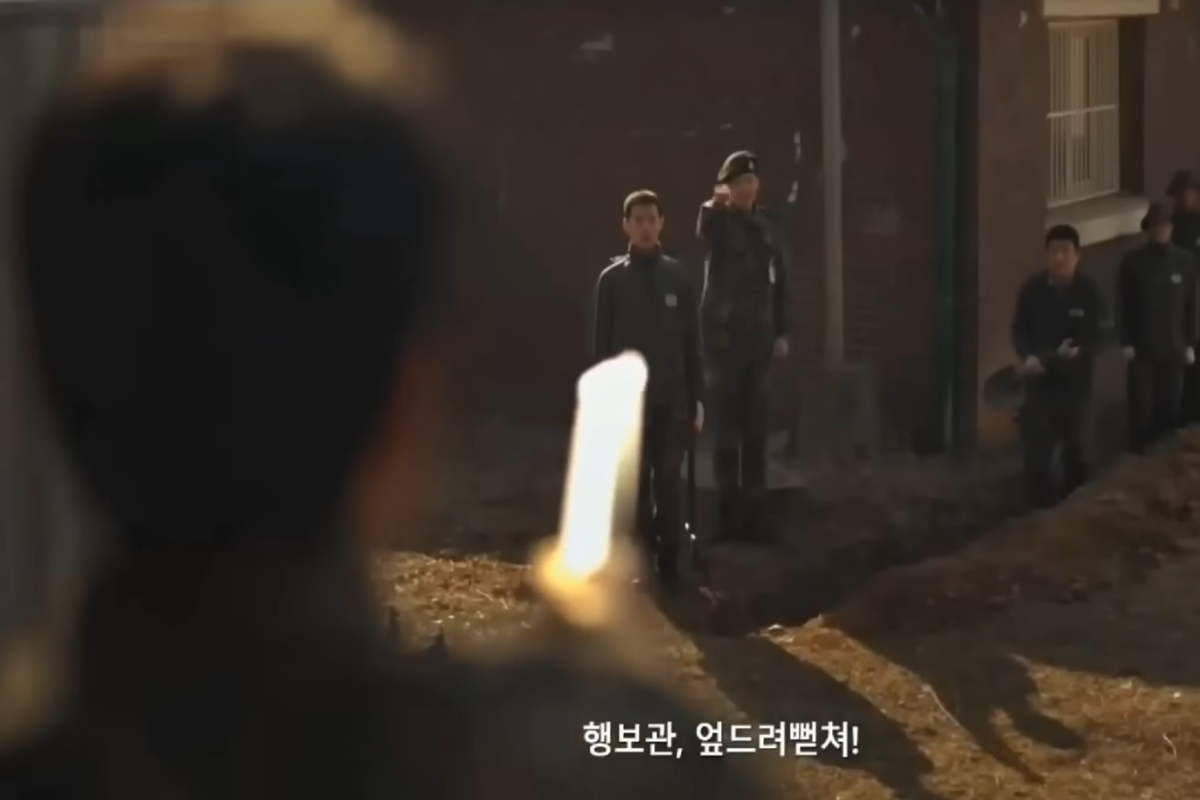 행보관 엎드려뻗쳐.png