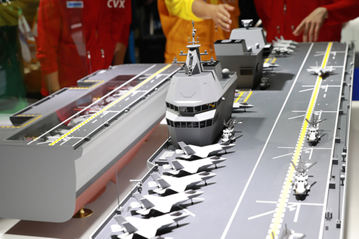 한국형 경항모 모형.png