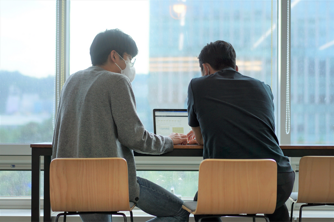 마카롱팩토리 사내 사진_1.png