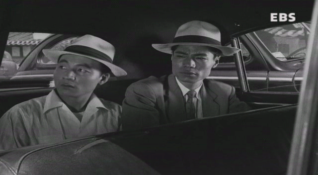 서울의 휴일 (1956) [이용민감독][노능걸, 양미희, 임성숙, 박상익] SDTV.XviD.avi_002143813.png