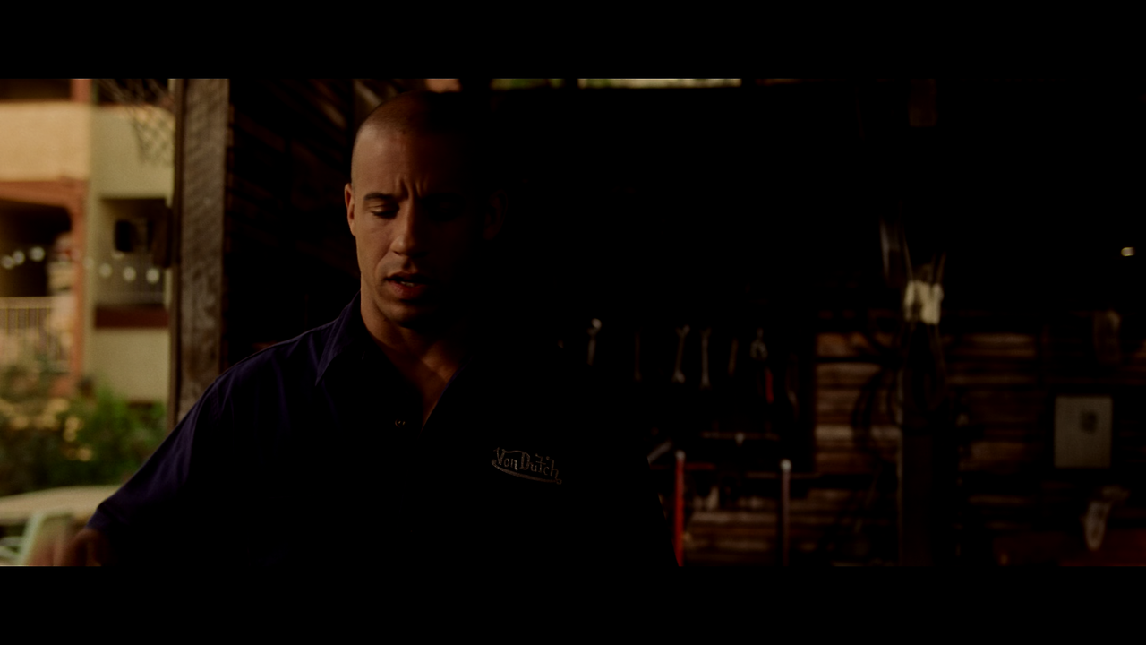 The.Fast.And.The.Furious.2001.2160p.4K.BluRay.x265.10bit.AAC5.1.mkv_003493700.png