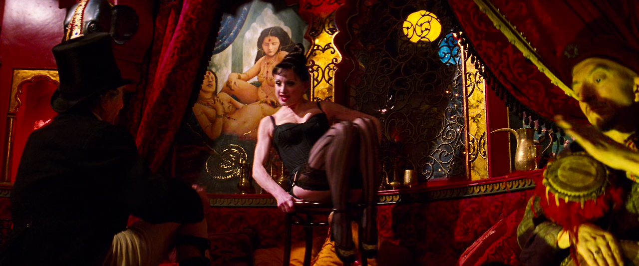 Moulin Rouge! 2001 (1080p Bluray x265 HEVC 10bit AAC 5.1 Tigole).mkv_001258138.png