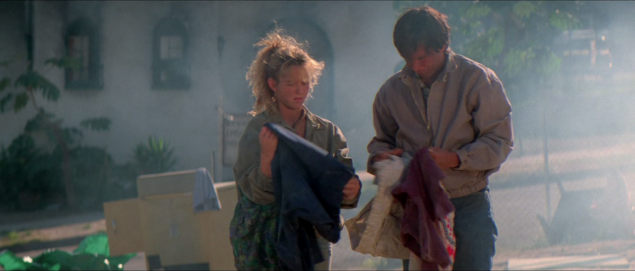 화성인 지구 정복 They Live (1988) RM4K (1080p BluRay x265 HEVC 10bit AAC 5.1 Tigole).mkv_001800375.png