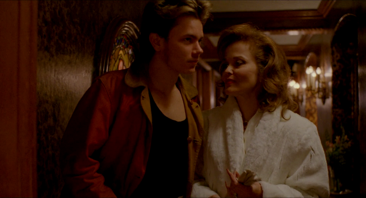 아이다호 My.Own.Private.Idaho.1991.1080p.BluRay.H264.AAC-RARBG.mp4_000728353.png