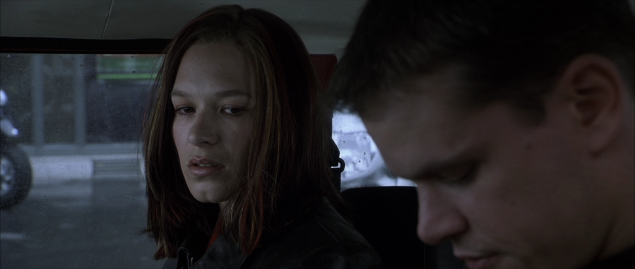 The.Bourne.Identity.2002.1080p.BluRay.x264.DTS-X.7.1-SWTYBLZ.mkv_003124204.png