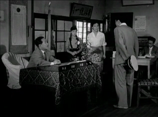 1959년.구름은 흘러도,김영옥,최남현,엄앵란.avi_012048576.png