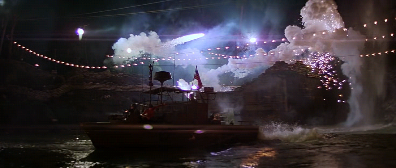 [전쟁영화]지옥의 묵시록.Apocalypse Now 2001 Redux 720p BRRip x264-HDLiTE.mp4_014847637.png