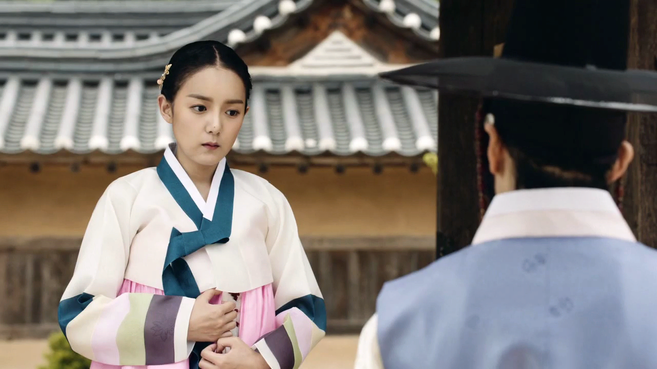 2015.02.10.어우동 주인없는 꽃.Eo.Woo-dong：Lost.Flower.2015.720p.HDRip.H264-CINEFOX.mp4_001402878.png