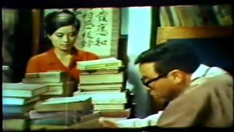 서울야화(1969년)_(문희,신영균,사미자,박암).mp4_000957940.png