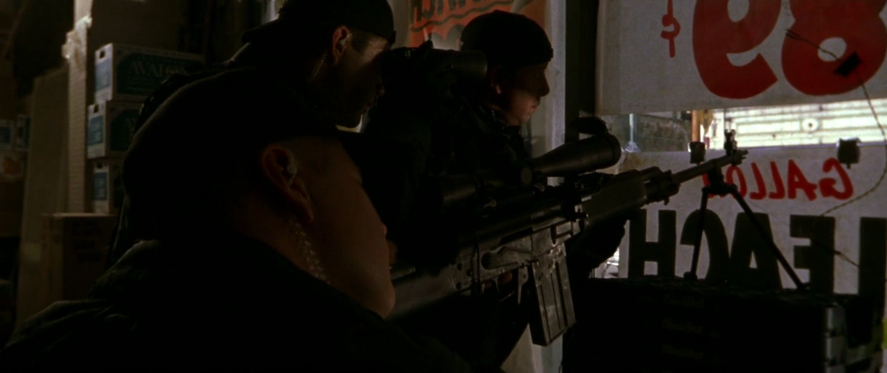 네고시에이터 The.Negotiator.1998.720p.BRRip.x264-x0r.mkv_000653095.png