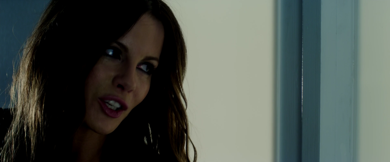 토탈 리콜.Total Recall.2012.Extended Director's Cut.1080p.mkv_004567605.png