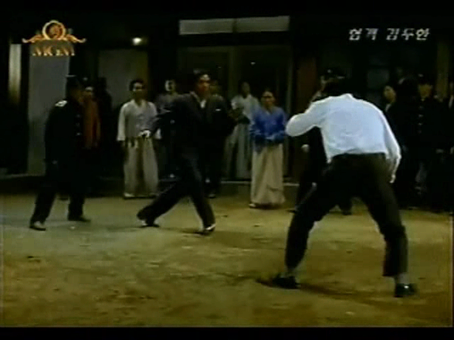 협객_김두한.Righteous.Fighter.Kim.Du-Han.1975.VHSRip.Xvid.AC3-BKL.avi_010315535.png