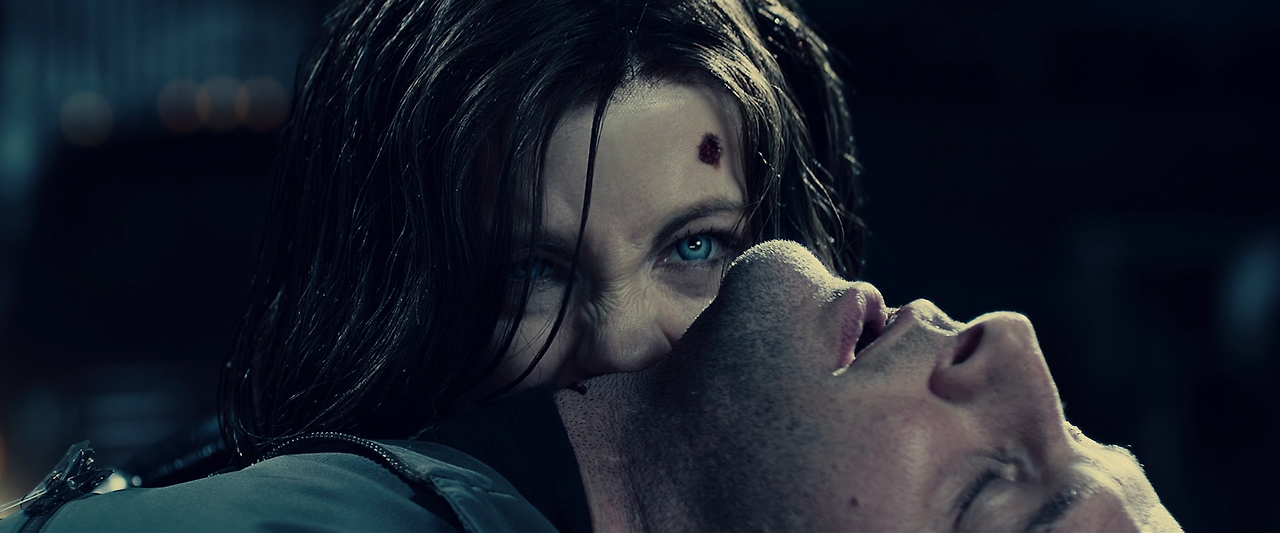 Underworld.Awakening.2012.1080p.BluRay.DTS.x264-HDCLUB.mkv_000813771.png