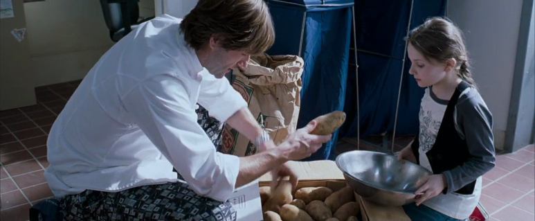 No.Reservations.2007.720p.BluRay.H264.AAC-RARBG.mp4_005429603.png
