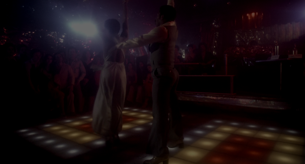 Saturday.Night.Fever.1977.THEATRICAL.2160p.UHD.BluRay.x265.10bit.HDR.DDP5.1-RARBG.mkv_005588041.png