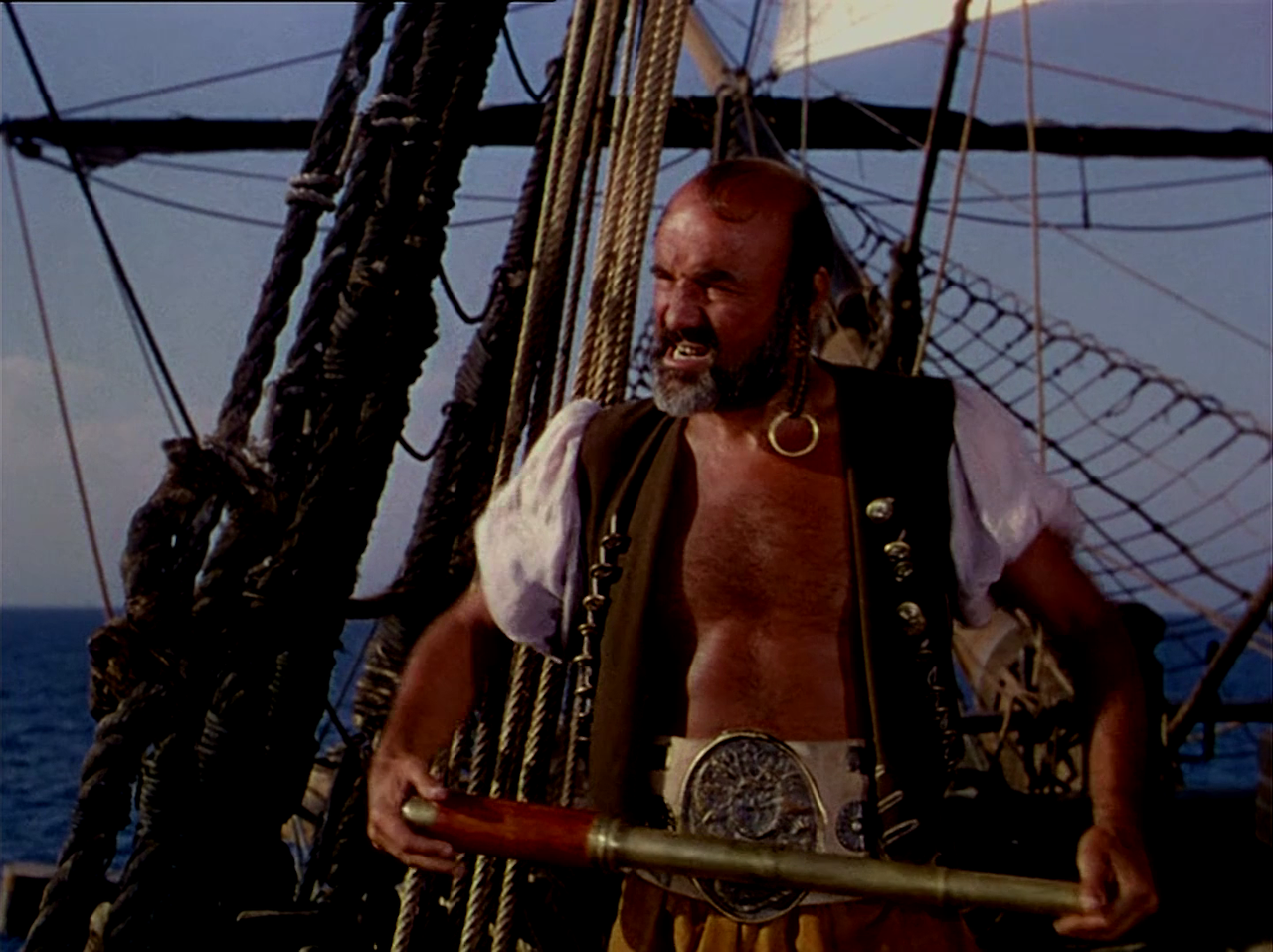 The.Crimson.Pirate.1952.1080p.BluRay.x264.DTS-FGT.mkv_003301298.png