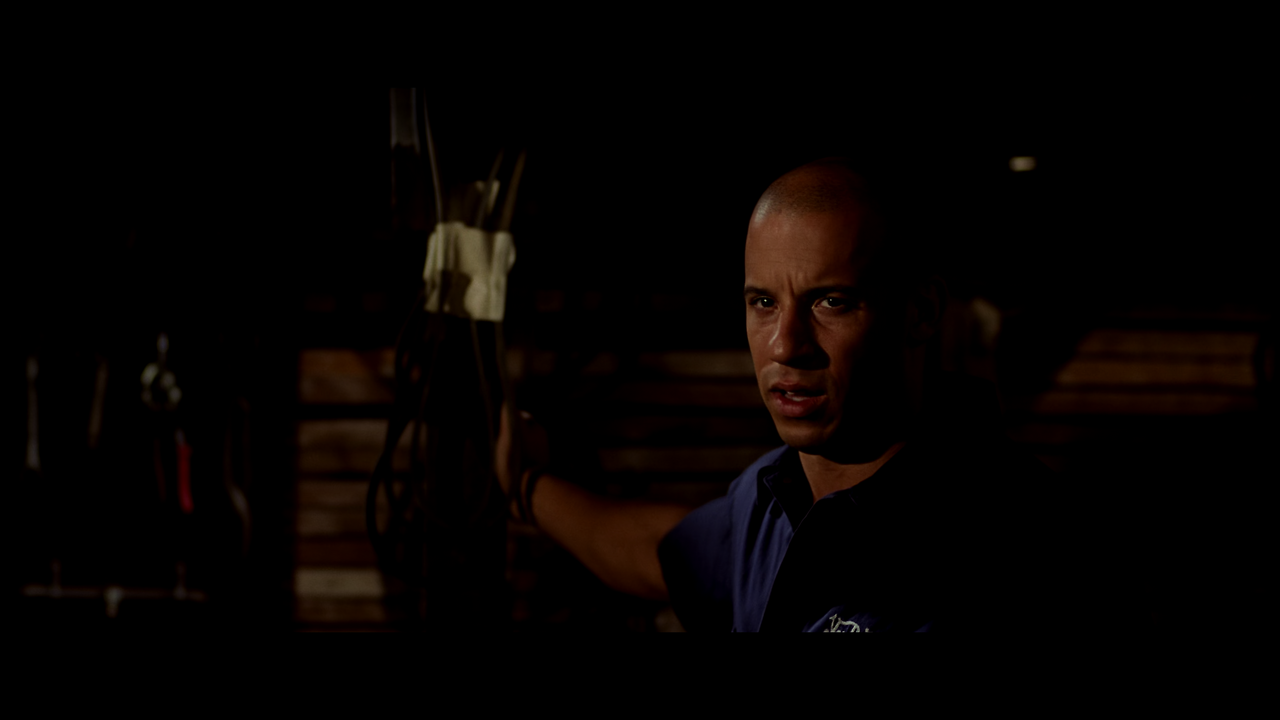 The.Fast.And.The.Furious.2001.2160p.4K.BluRay.x265.10bit.AAC5.1.mkv_003481146.png
