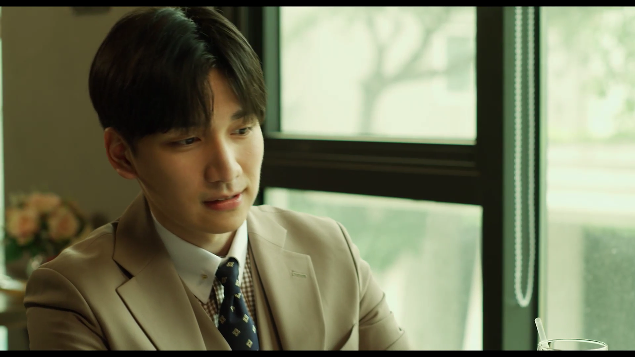 색다른 그녀.2021.1080p.FHDRip.H264.AAC-NonDRM.mp4_002441000.png