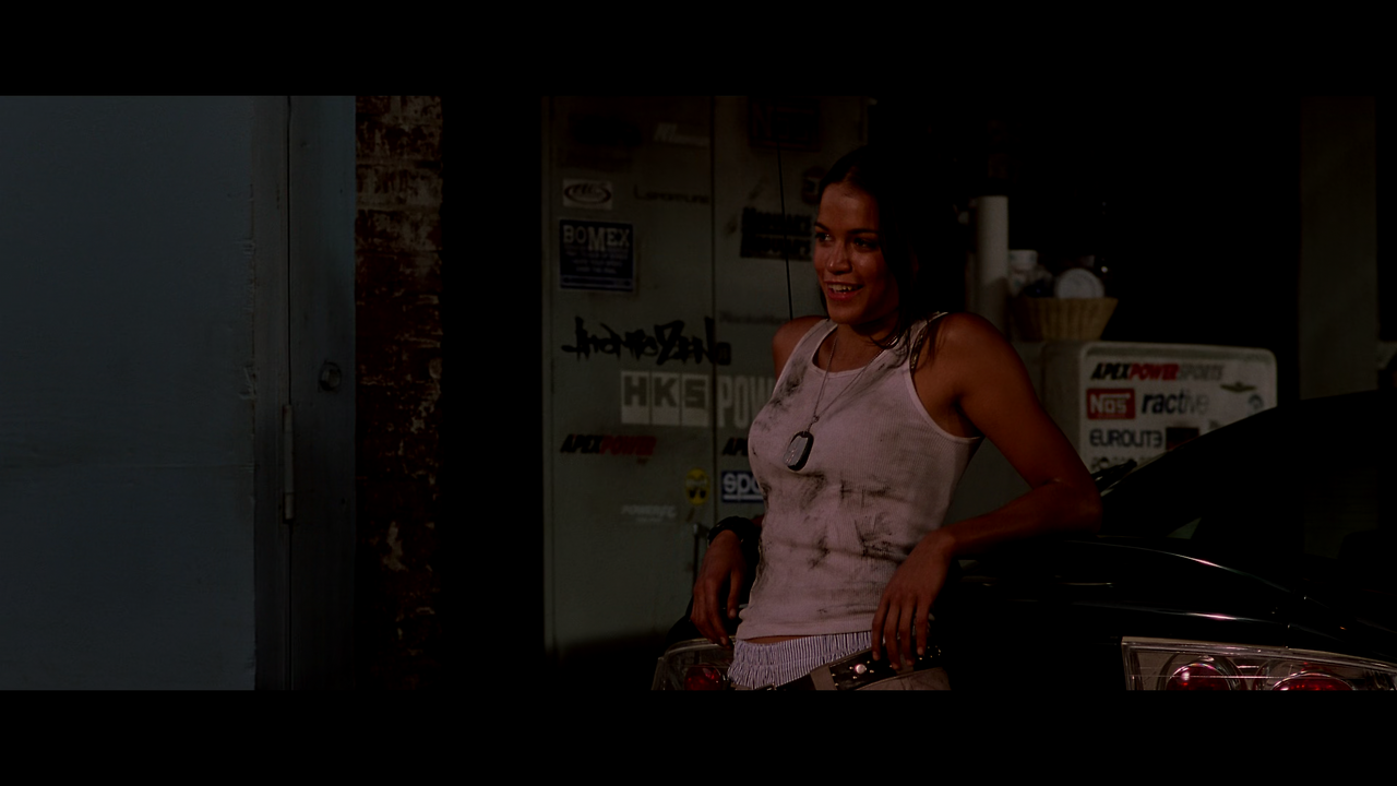 The.Fast.And.The.Furious.2001.2160p.4K.BluRay.x265.10bit.AAC5.1.mkv_002315147.png