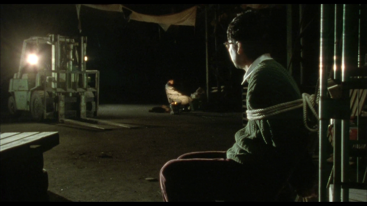 Suit.Yourself.or.Shoot.Yourself.The Heist.1995.JAPANESE.1080p.WEBRip.AAC2.0.x264-NOGRP.mkv_010114177.png