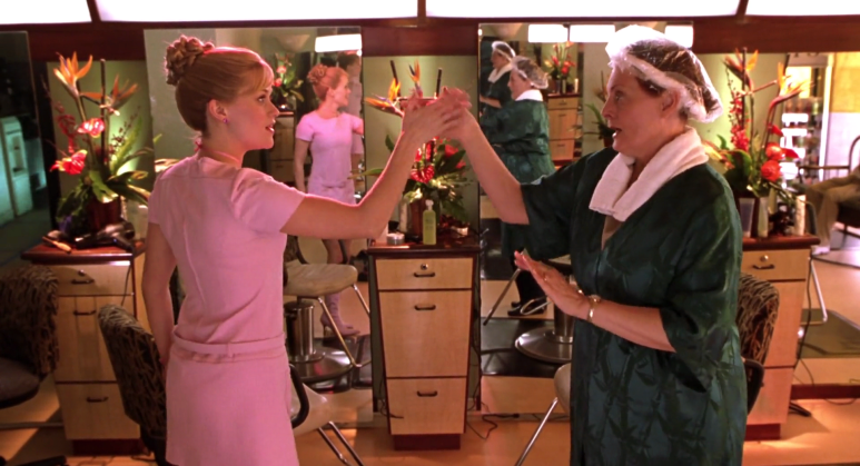 금발이_너무해_2_Legally.Blonde.2.Red.White.and.Blonde.2003.1080p.BrRip.x264.YIFY.m (7).png