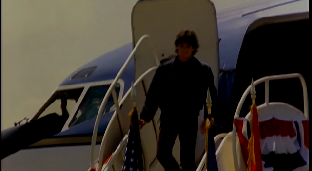 아이언 이글.Iron.Eagle.1986.DVDRip.DivX5.AC3.CD2-HAWK.avi_002987620.png