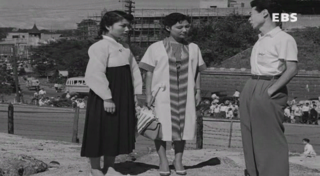 서울의 휴일 (1956) [이용민감독][노능걸, 양미희, 임성숙, 박상익] SDTV.XviD.avi_011348411.png