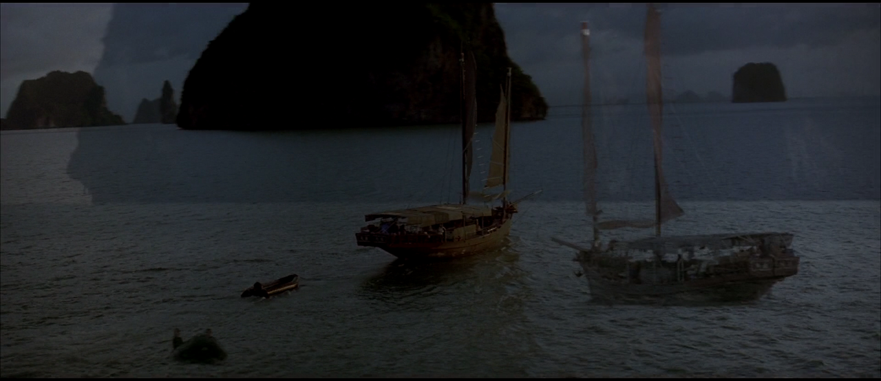 1997 - Tomorrow.Never.Dies.1080p.BluRay.DTS.HighCode.mkv_005572067.png