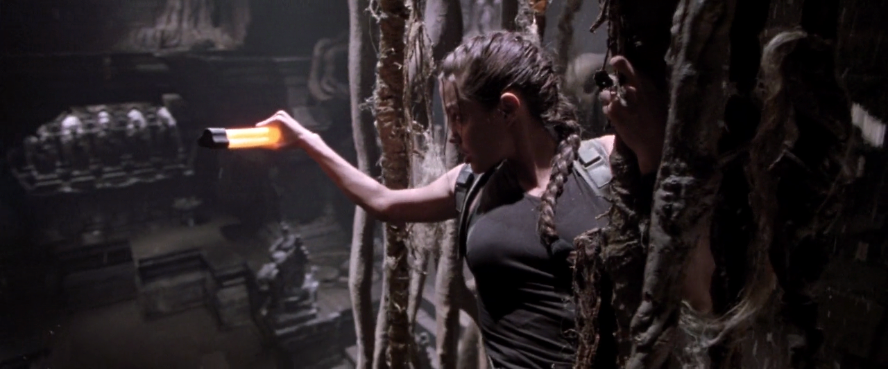 Lara.Croft.Tomb.Raider.2001.1080p.BluRay.H264.AAC-RARBG.mp4_004537270.png