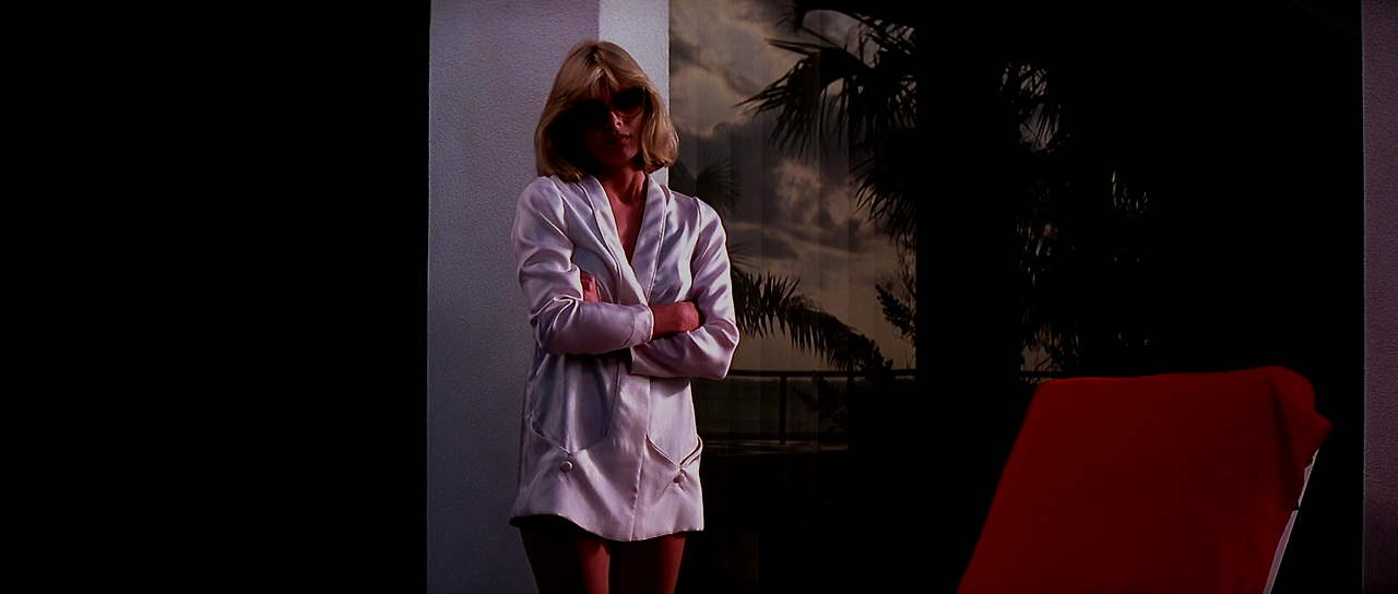 스카페이스 Scarface.1983.1080p.BluRay.AC3.x264-nelly45.mkv_004503958.png