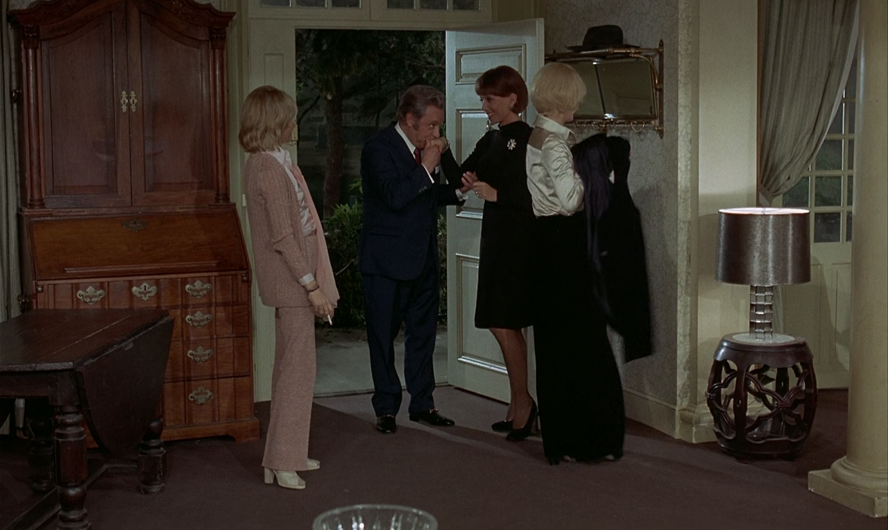 The Discreet Charm of the Bourgeoisie 1972 (1080p Bluray x265 HEVC 10bit AAC 2.0 French Tigole).mkv_005516625.png