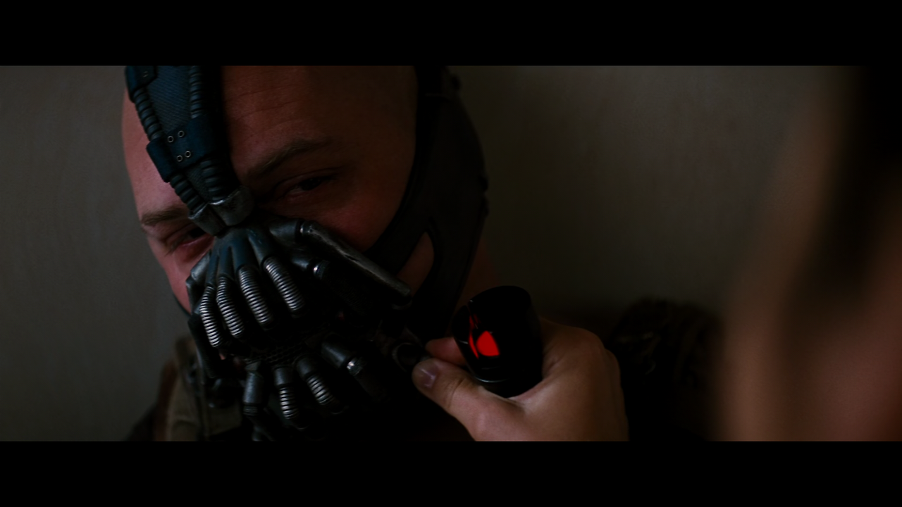 The Dark Knight Rises (2012) (1080p BluRay x265 HEVC 10bit AAC 5.1 Tigole).mkv_008327694.png