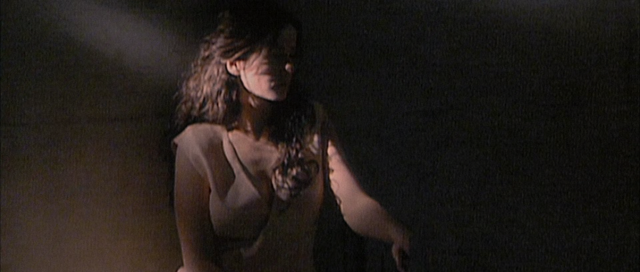 이퀄리브리엄 Equilibrium.2002.1080p.BluRay.x265.TrueHD-SAMPA.mkv_002786659.png