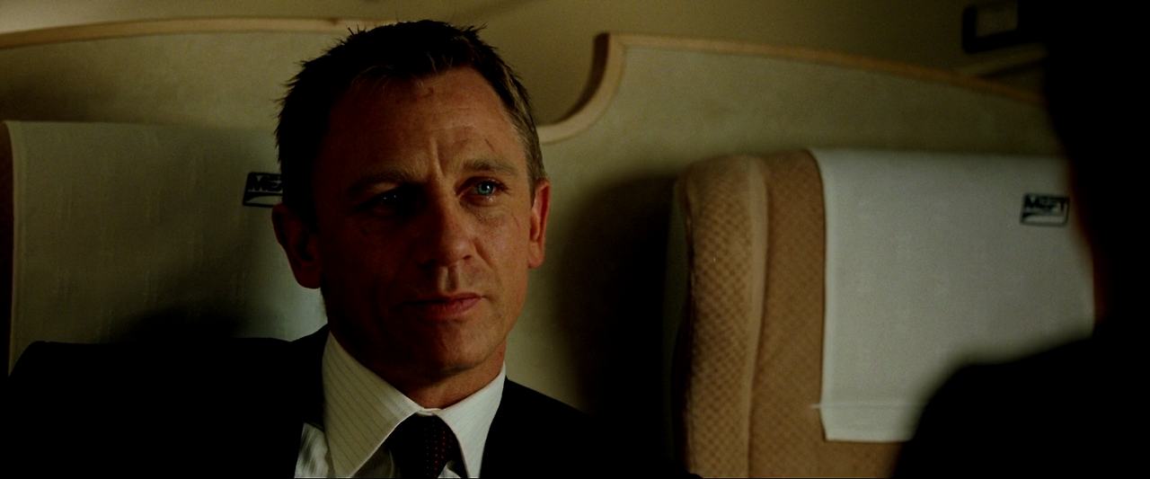 2006 - Casino.Royale..1080p.BluRay.DTS.HighCode.mkv_003566938.png