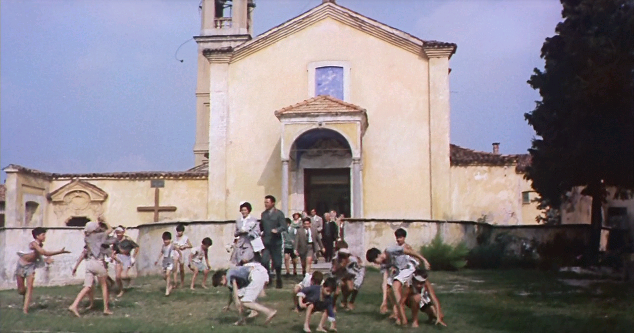 해바라기 Sunflower.I.Girasoli.1970.BDRip.720p.x264-mkvonly.mkv_000958884.png