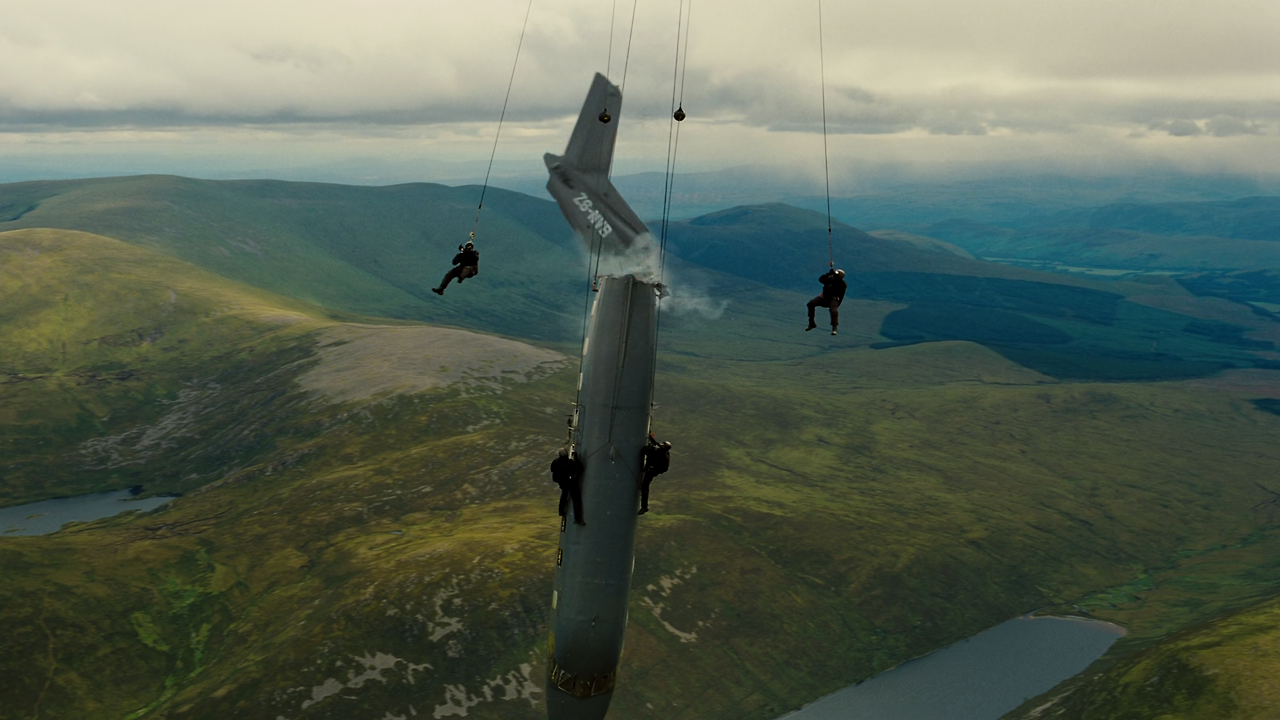 The Dark Knight Rises (2012) (1080p BluRay x265 HEVC 10bit AAC 5.1 Tigole).mkv_000311561.png