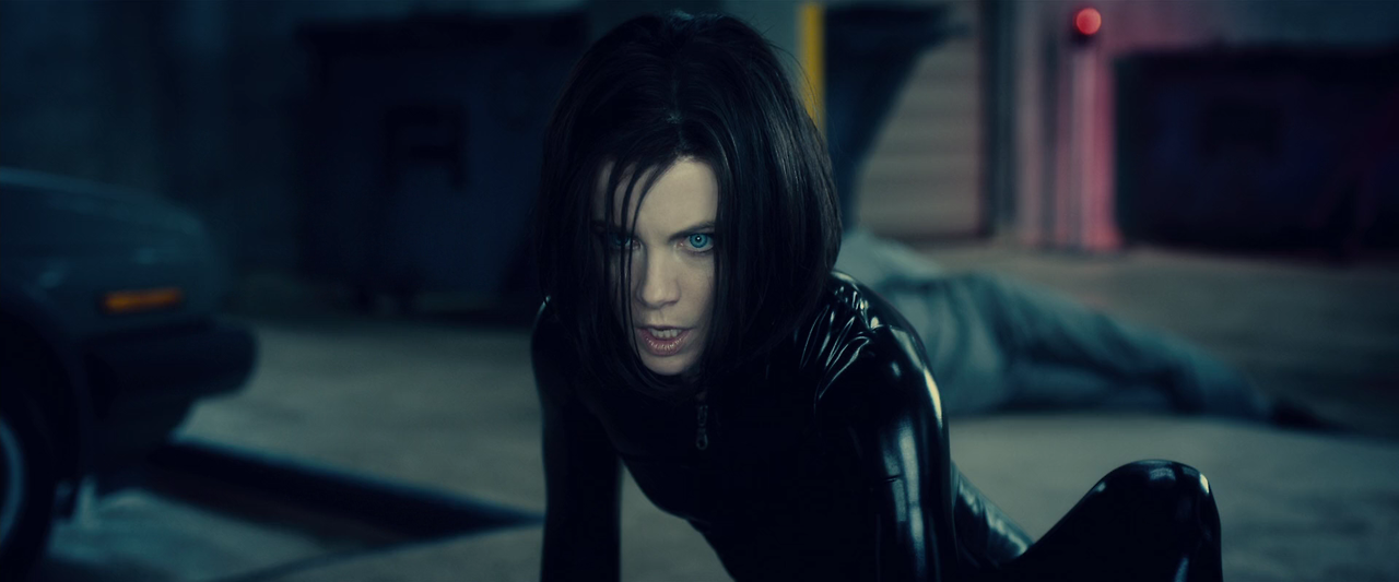 Underworld.Awakening.2012.1080p.BluRay.DTS.x264-HDCLUB.mkv_004259213.png
