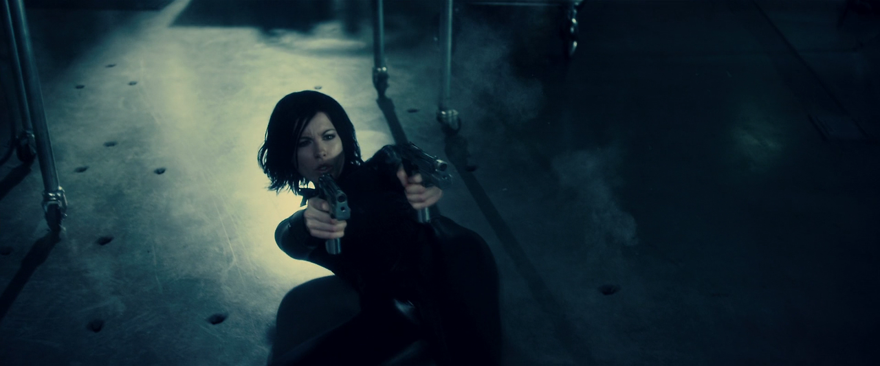 Underworld.Awakening.2012.1080p.BluRay.DTS.x264-HDCLUB.mkv_004039077.png