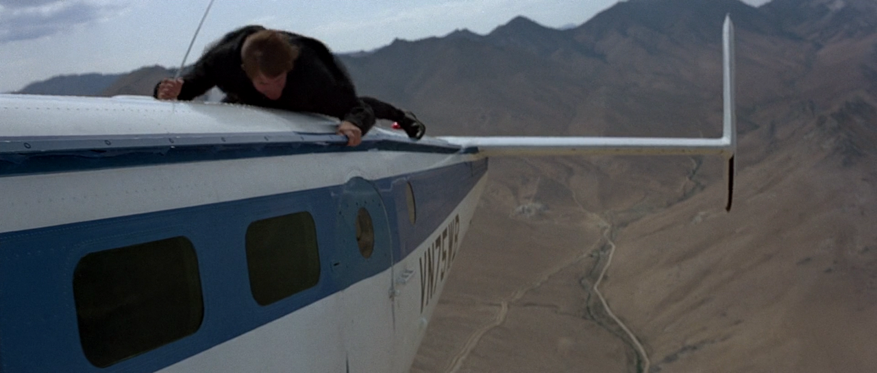 1983 - Octopussy.1080p.BluRay.DTS.HighCode.mkv_007409569.png