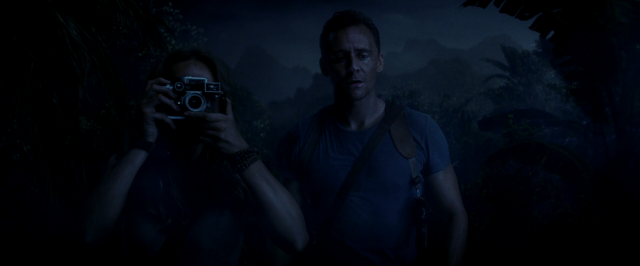 Kong.Skull.Island.2017.1080p.BluRay.x264.DTS-HD.MA.7.1-FGT.mkv_005300595.png